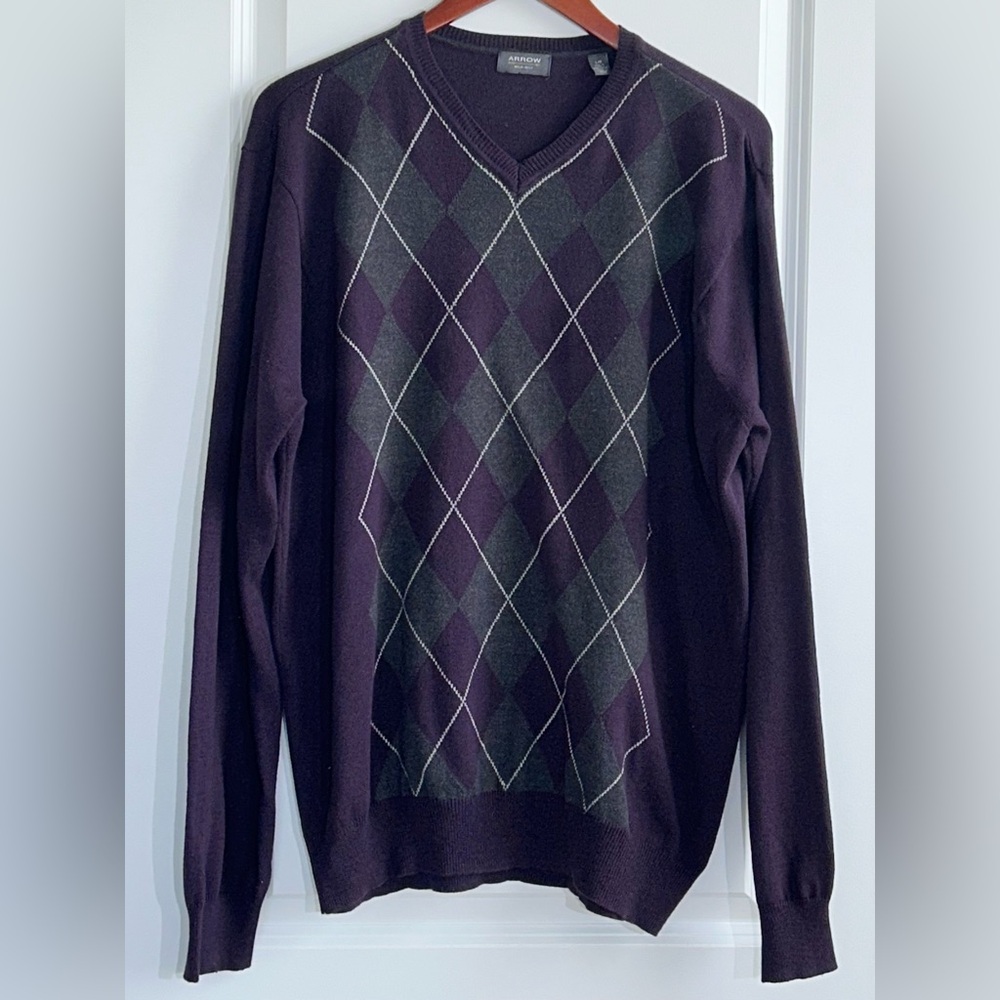 Arrow Argyle V-Neck Sweater, Large, Purple & Gray